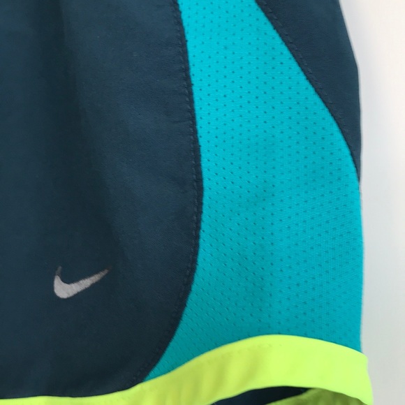 Nike running shorts - Picture 2 of 3